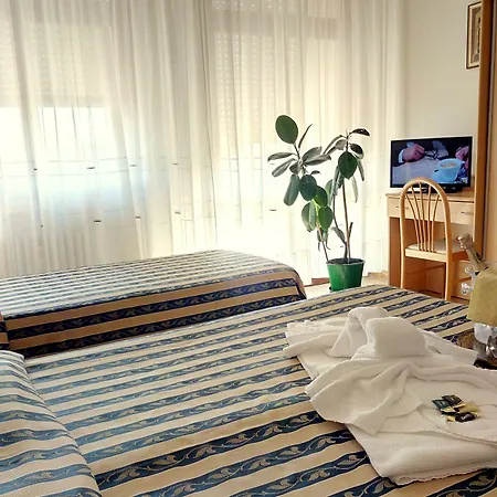 Centro Vacanze Cavallino Opera Nascimbeni Hotel 3*