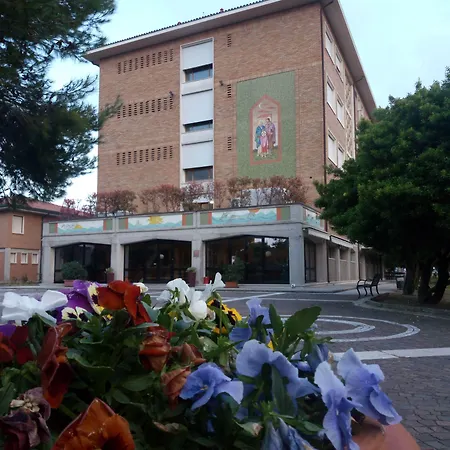 Centro Vacanze Cavallino Opera Nascimbeni Hotel
